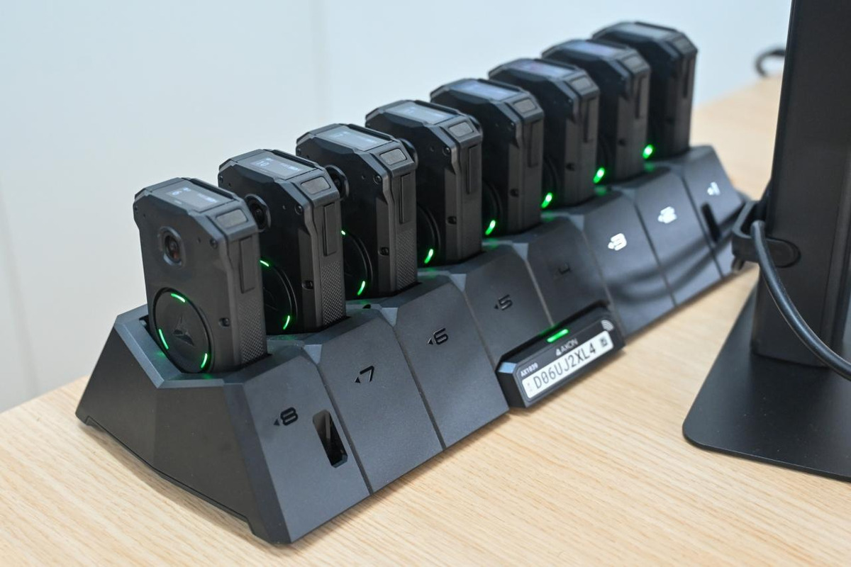 FOTO: Dubnická polícia ako prvá na Slovensku zavádza najmodernejšie telové kamery, foto 5