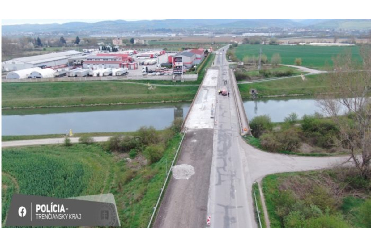 FOTO: Na panelke pri Trenčíne vznikajú podľa nových záberov základy pre nový most , foto 5