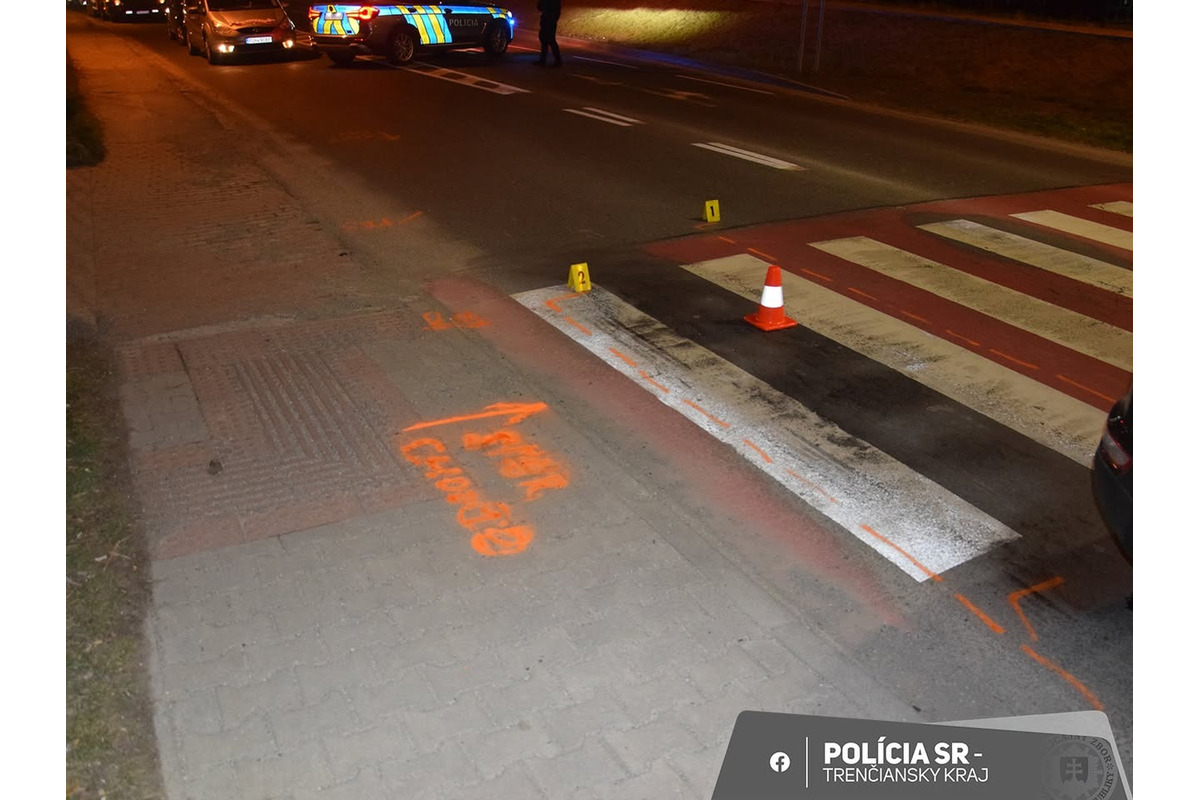 FOTO: V Ilave zrazil vodič dve mladé chodkyne, obe ženy skončili v nemocnici, foto 1