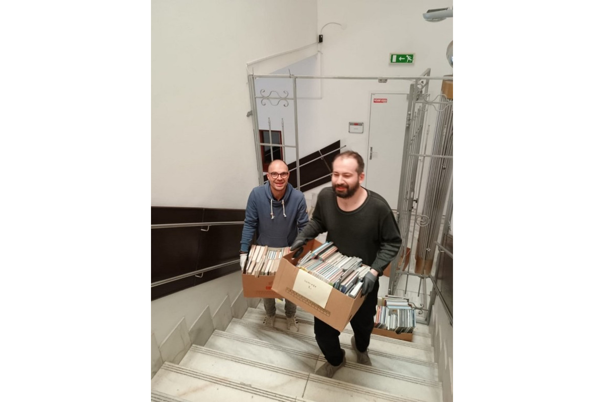 FOTO: Prebieha sťahovanie trenčianskej knižnice, foto 1