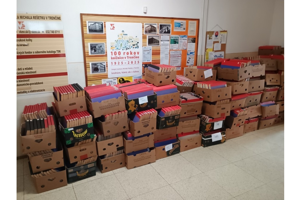 FOTO: Prebieha sťahovanie trenčianskej knižnice, foto 2