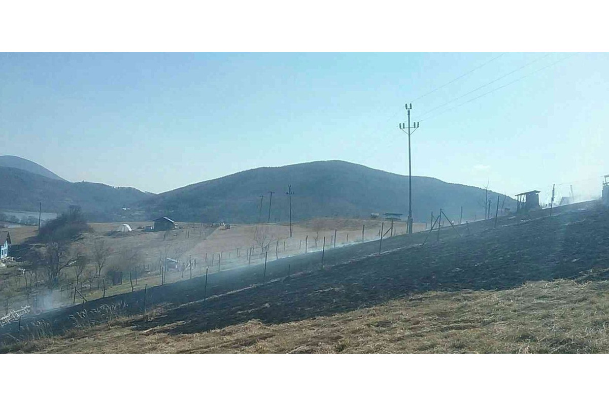 FOTO: Cez víkend vypukol požiar v obci Upohlav, foto 3