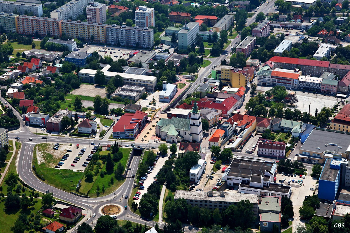 FOTO: Miestne trhovisko v Prievidze prechádza rekonštrukciou, stánky sú presťahované , foto 4