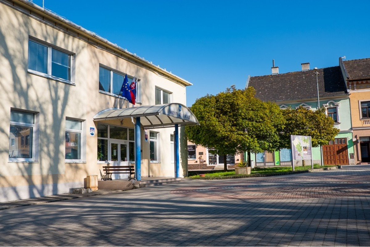 FOTO: Počas veľkonočných trhov, bude v Ilave obmedzené parkovisko , foto 1