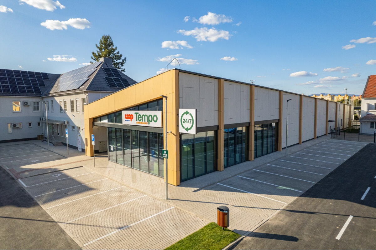 FOTO: Mesto Prievidza sa môže pochváliť najväčšou nonstop predajňou Coop Jednota, foto 1