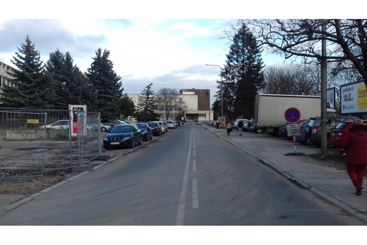 FOTO: Kde nechať na pár dní v Trenčíne zaparkované auto? , foto 2