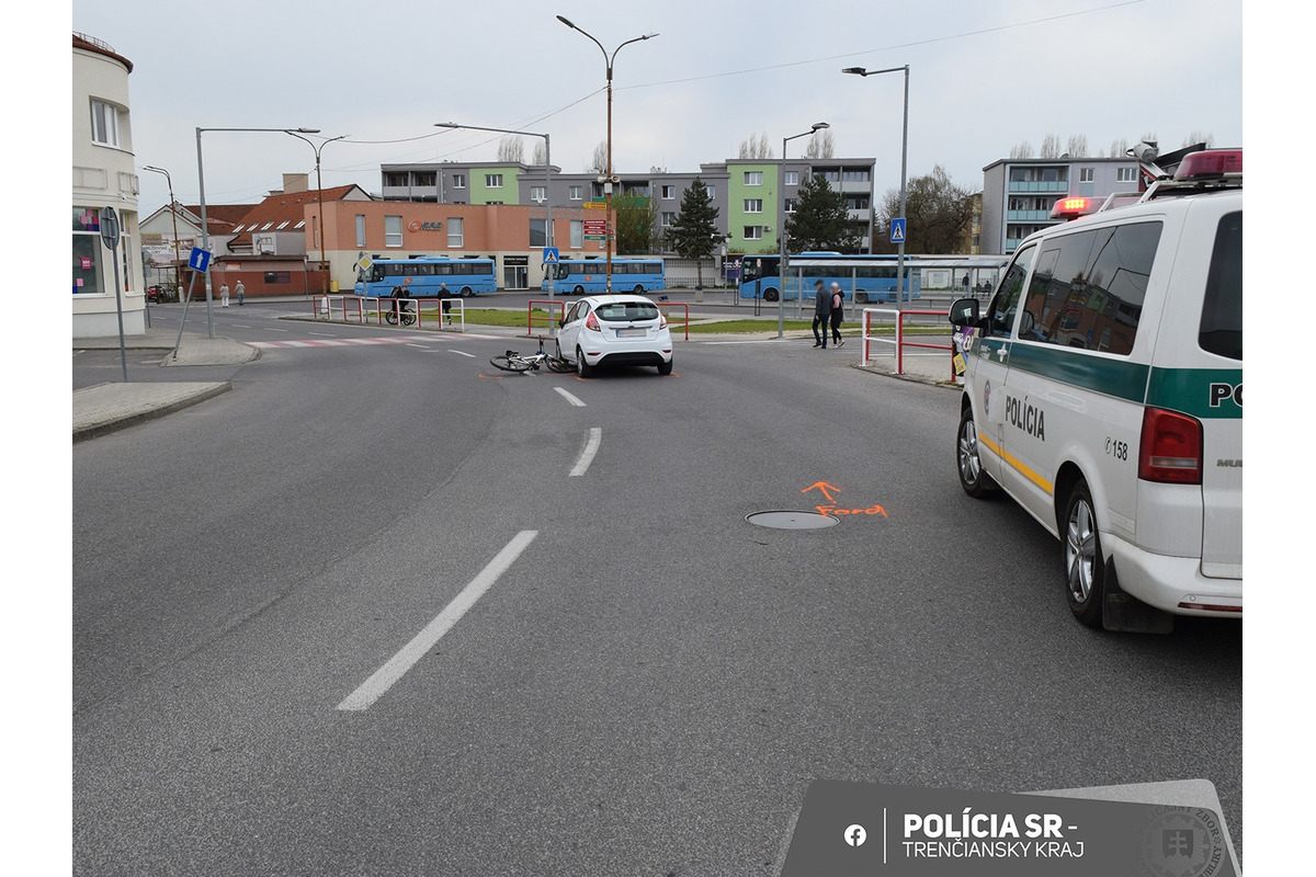 FOTO: V Bánovciach nad Bebravou spôsobil opitý cyklista dopravnú nehodu, foto 1