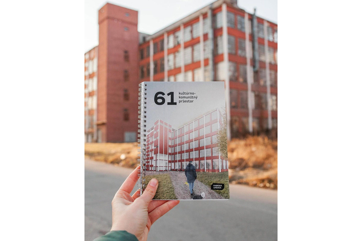 FOTO: Po rokoch snaženia a úsilia sa to podarilo. Fabrika umenia kúpila baťovskú budovu 61 v Partizánskom, foto 1