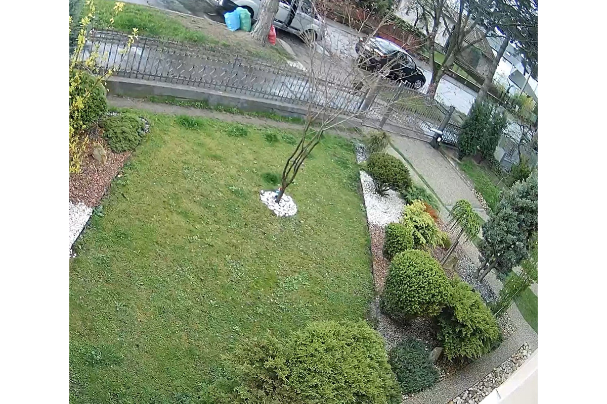 FOTO: V Prievidzi chodí obhliadať domy podozrivá dodávka , foto 2