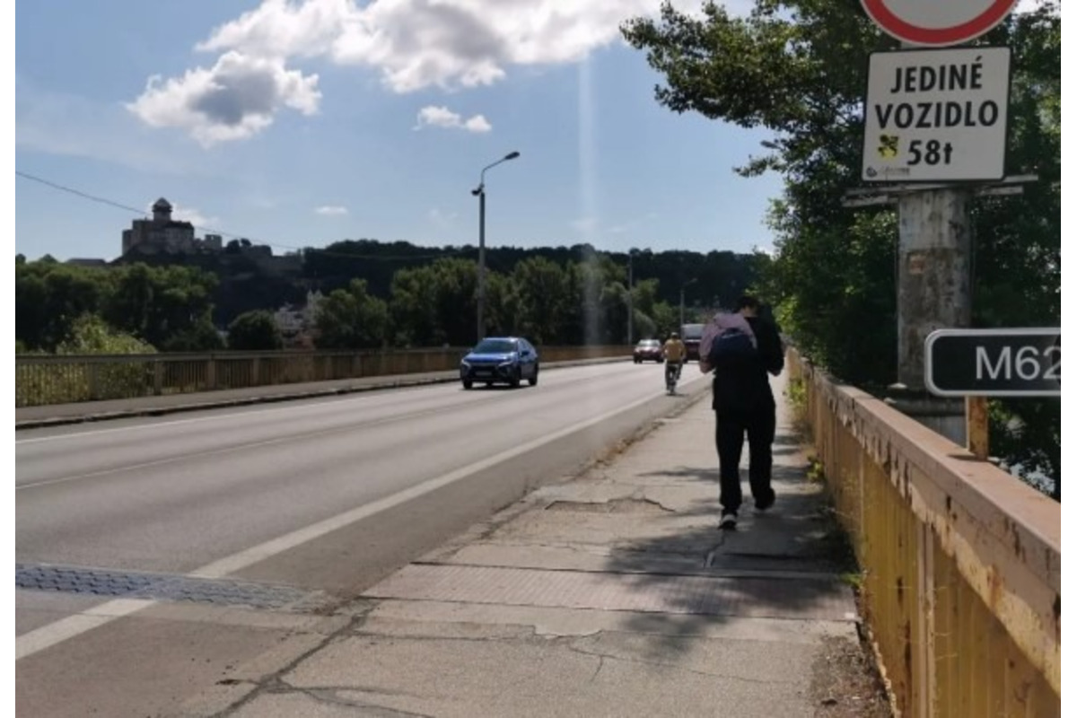 FOTO: Obyvateľov Trenčína rozhádala fotografia zo starého mosta , foto 3