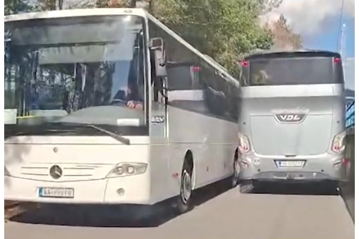 FOTO: Obyvatelia Milochova v Považskej Bystrici upozorňujú na nebezpečnú cestu , foto 2