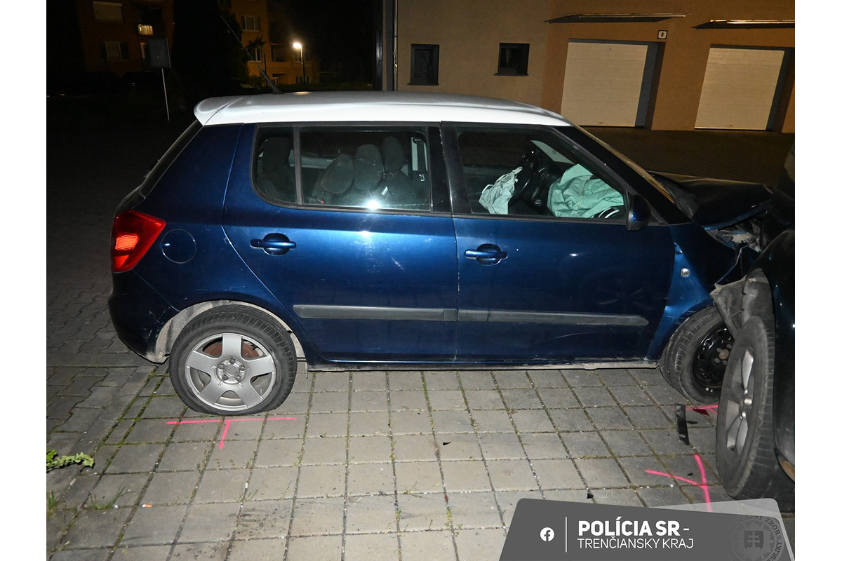 FOTO: Na Veľkonočný pondelok skončil v cele. Rozmlátil štyri autá a nafúkal vyše 2,5 promile, foto 2