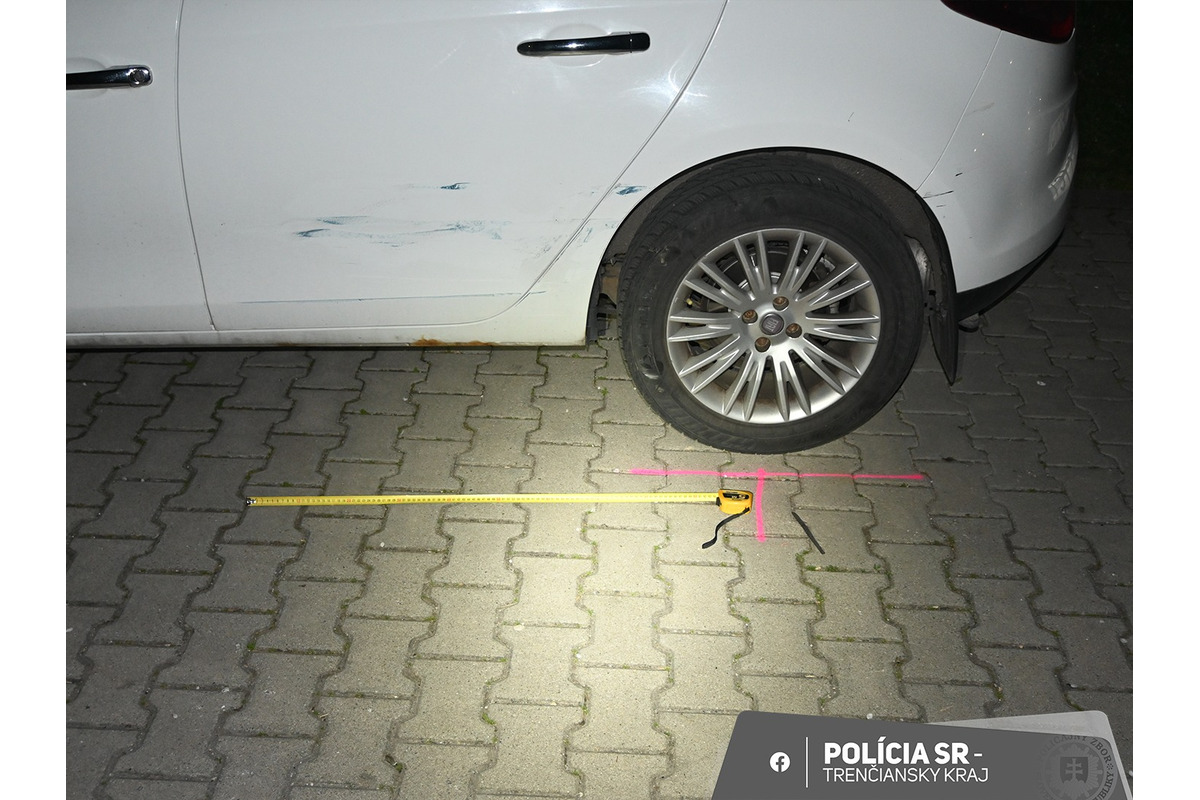 FOTO: Na Veľkonočný pondelok skončil v cele. Rozmlátil štyri autá a nafúkal vyše 2,5 promile, foto 4