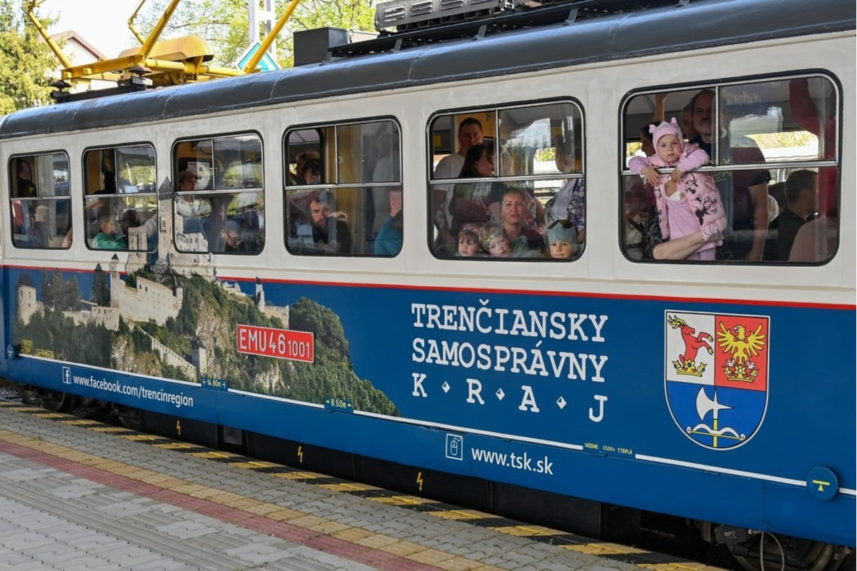 FOTO: Veľkonočnú električku sprevádzalo takmer tisíc cestujúcich, foto 3