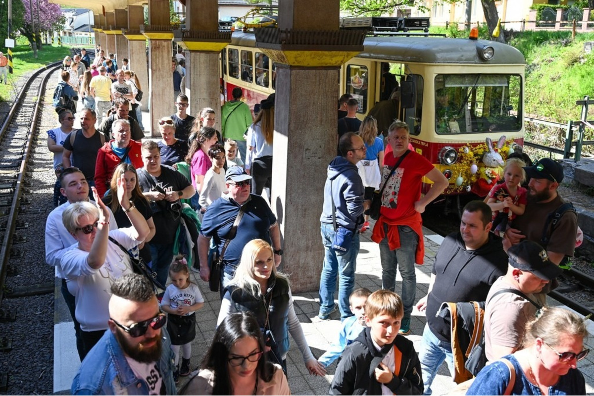 FOTO: Veľkonočnú električku sprevádzalo takmer tisíc cestujúcich, foto 9