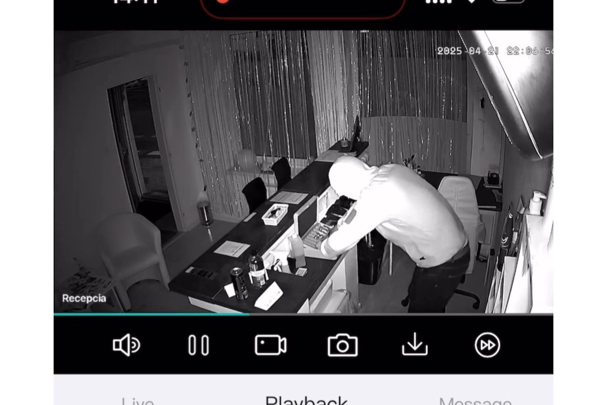 FOTO: Majiteľ solária žiada Trenčanov o pomoc pri pátraní po zlodejovi , foto 3