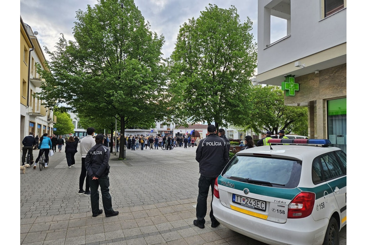 FOTO:  V Trenčianskom kraji sa dnes protestovalo, pozrite si prvé fotky, foto 1