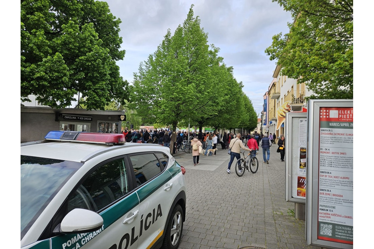 FOTO:  V Trenčianskom kraji sa dnes protestovalo, pozrite si prvé fotky, foto 3