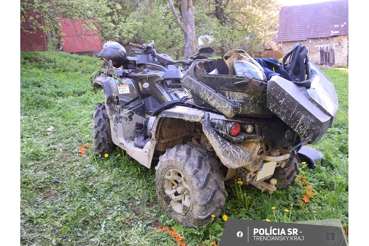 FOTO: V Ilavskom okrese, v obci Červený Kameň sa stala smrteľná dopravne nehoda , foto 4