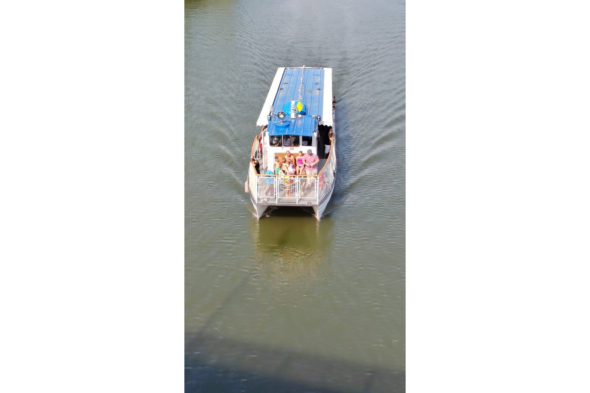 FOTO: Od 1. mája začínajú vyhliadkové plavby v Trenčíne , foto 1