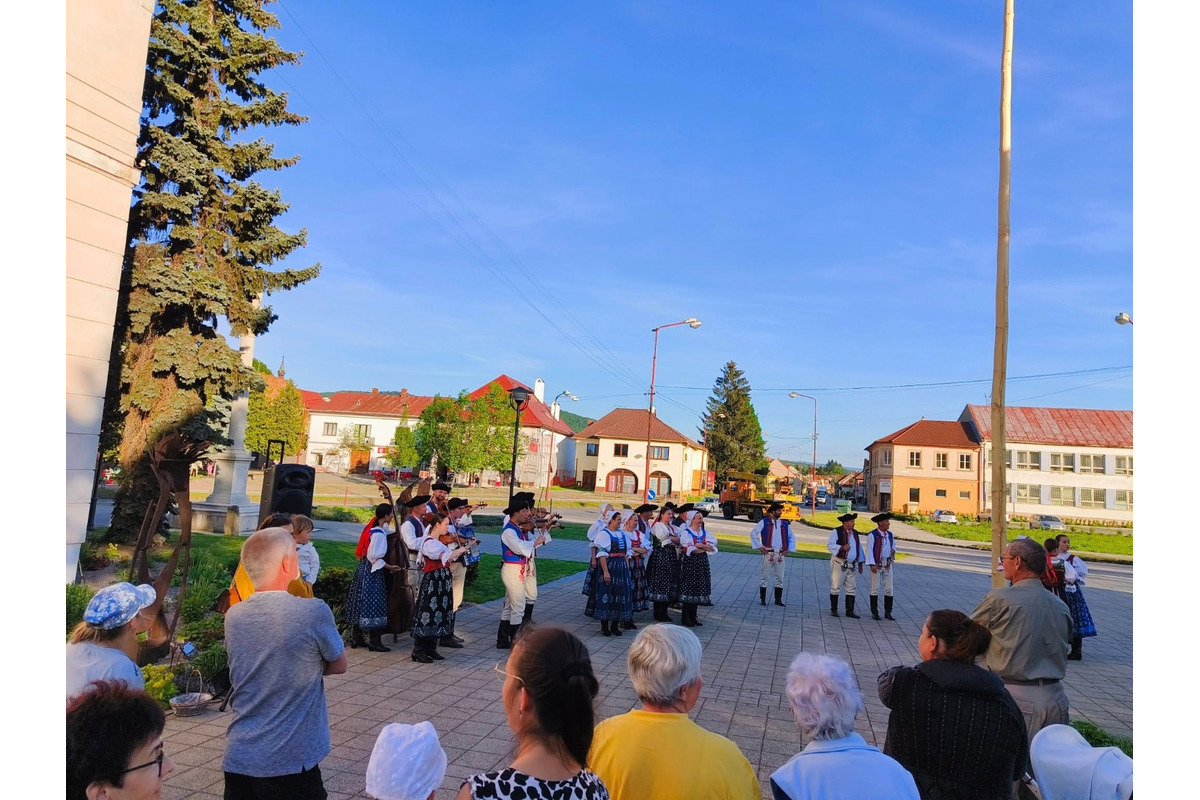 FOTO: Takto stavali máje v Trenčianskom kraji, foto 2