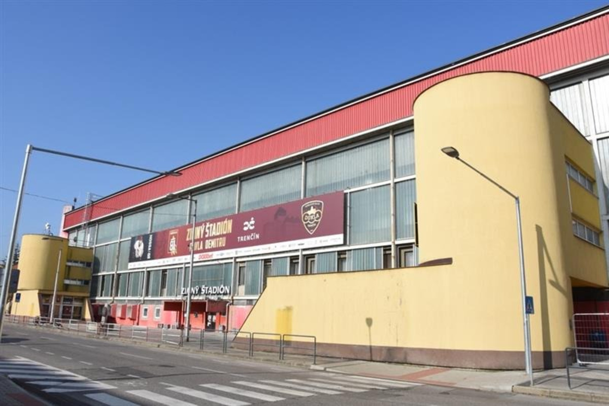 FOTO: Rekonštrukcia za 8,5 milióna mení tvár trenčianskeho zimného štadióna, foto 1