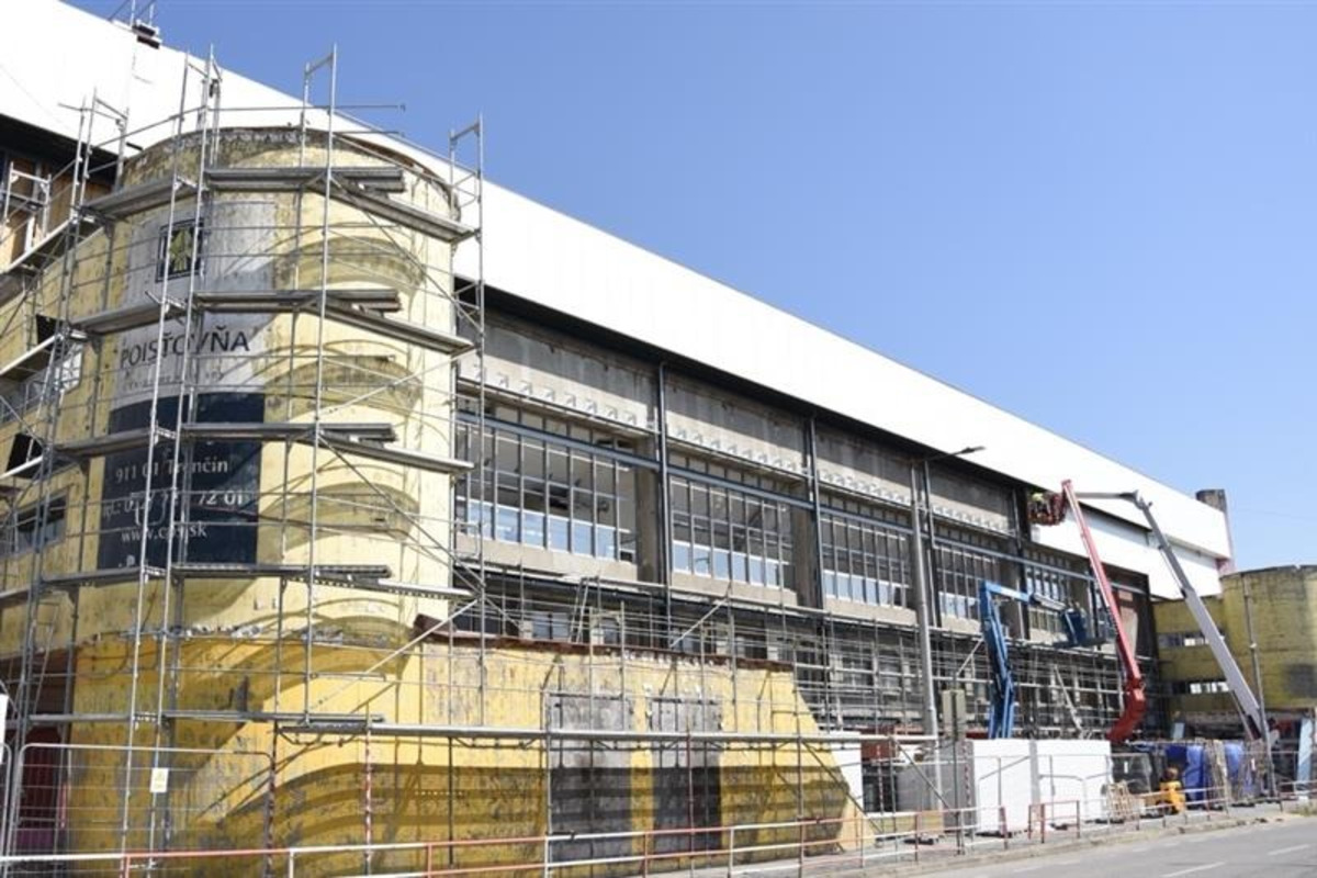 FOTO: Rekonštrukcia za 8,5 milióna mení tvár trenčianskeho zimného štadióna, foto 4