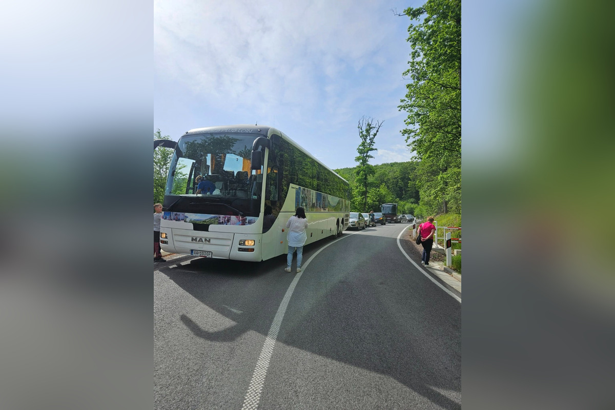 FOTO: Na Skýcove došlo ku vážnej dopravnej nehode , foto 4