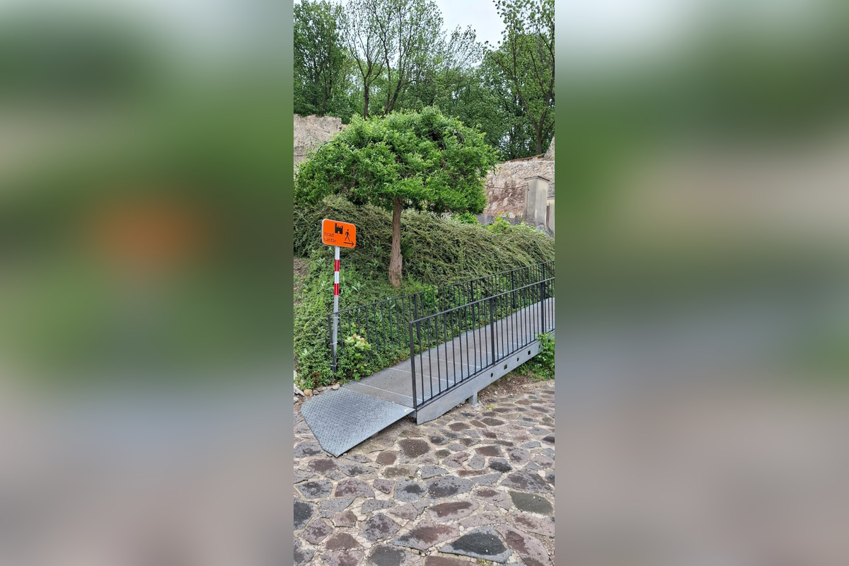 FOTO: Trenčiansky hrad musel pristúpiť ku obmedzeniu vstupov na hrad, návštevníci použijú obchádzku , foto 4