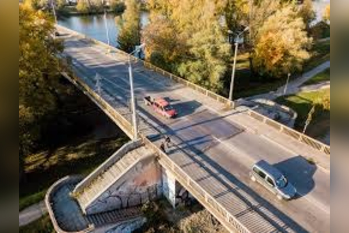 FOTO: Obyvatelia Trenčína sa opravy starého mostu len tak rýchlo nedočkajú , foto 1