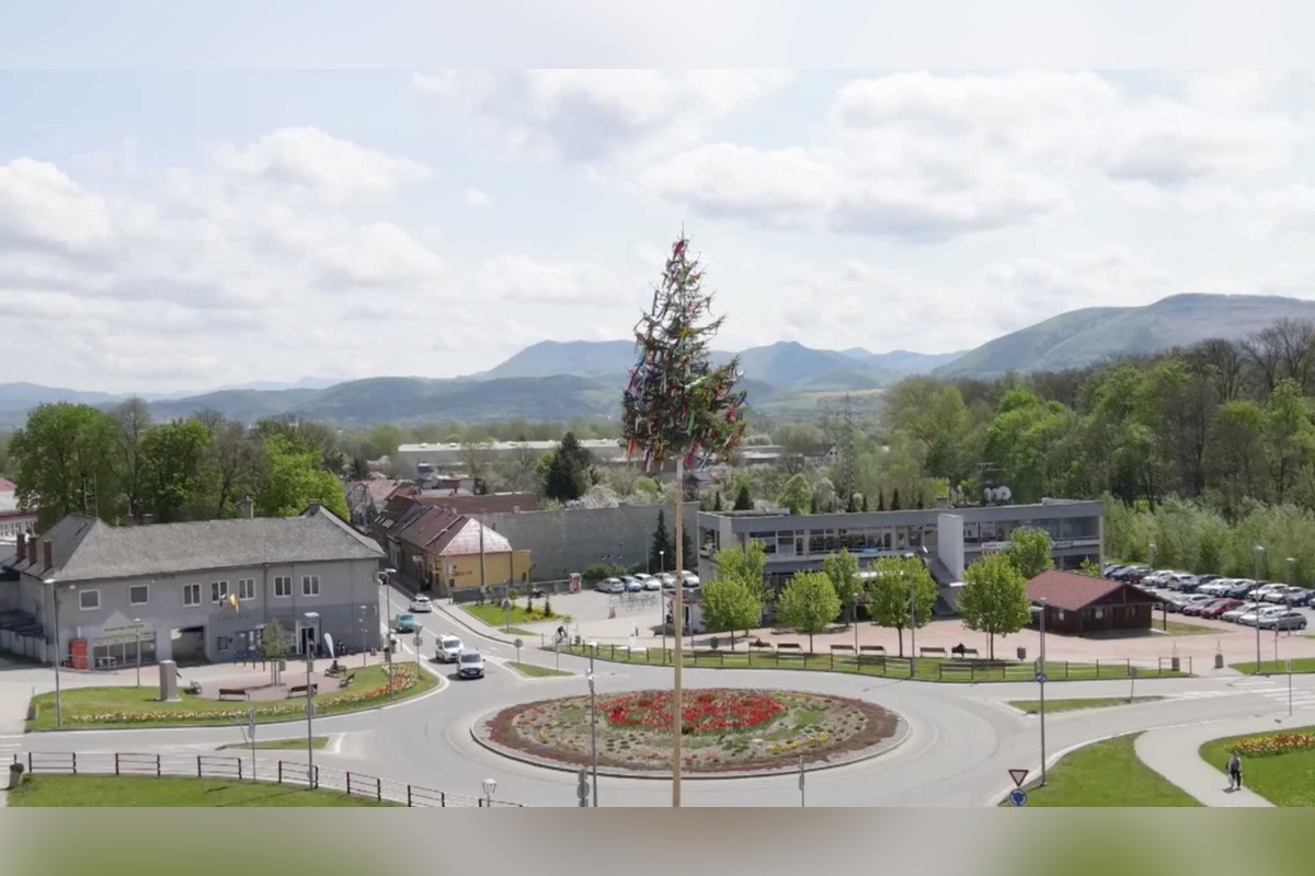 FOTO: Zlodeji na Považí nechávajú za sebou spúšť, prepichnú a vyprázdnia nádrž auta , foto 2