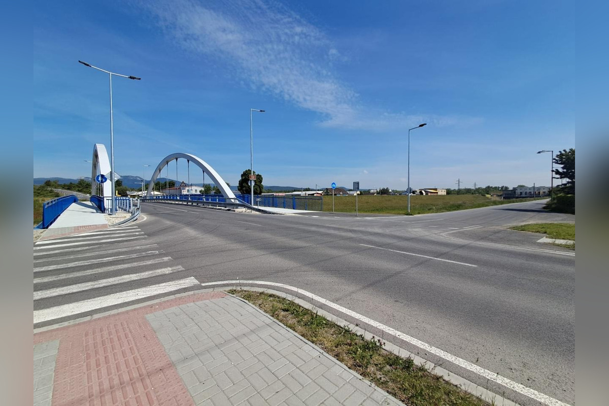 FOTO: Ilavčania sa dlhodobo sťažujú na nepriehľadnú križovatku, radnica našla riešenie , foto 1