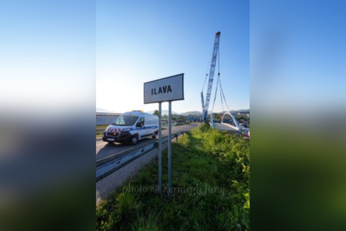 FOTO: Ilavčania sa dlhodobo sťažujú na nepriehľadnú križovatku, radnica našla riešenie , foto 4