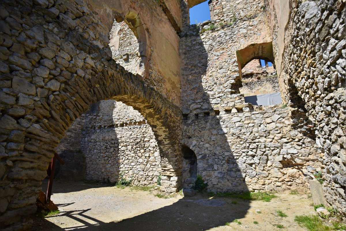 FOTO: Lovec hradov vytvoril video manuál, ako sa pohodlne a bezpečne dostať na hrad Beckov , foto 2
