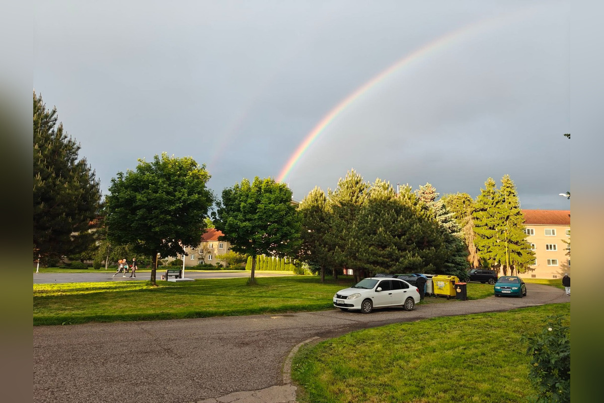 FOTO: Nadšení Prievidžania cez víkend zachytávali dúhu nad mestom, pozrite si jedinečné zábery, foto 24