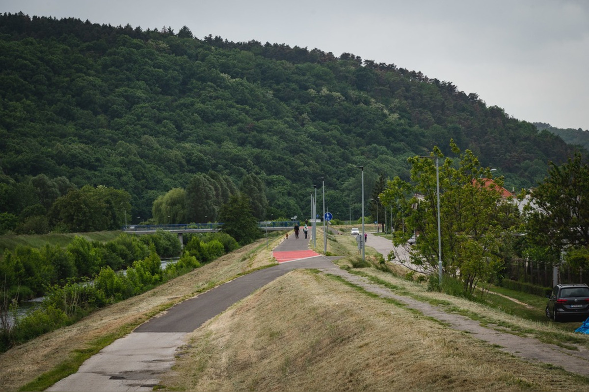 FOTO: Hornonitrianska cyklomagistrála sa predlžuje, nový úsek spojí Partizánske s Chalmovou, foto 7
