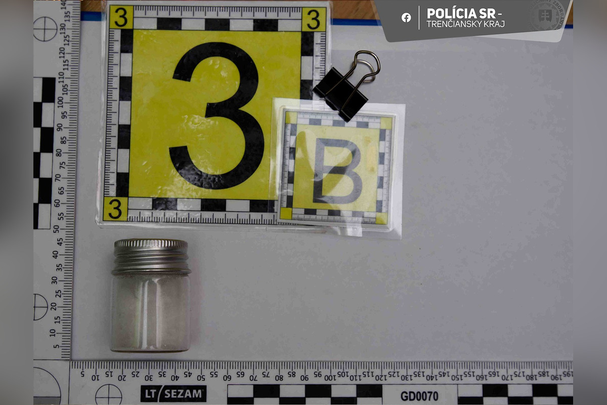 FOTO: Kriminálna polícia zastavila drogový biznis v Dubnici nad Váhom, foto 4
