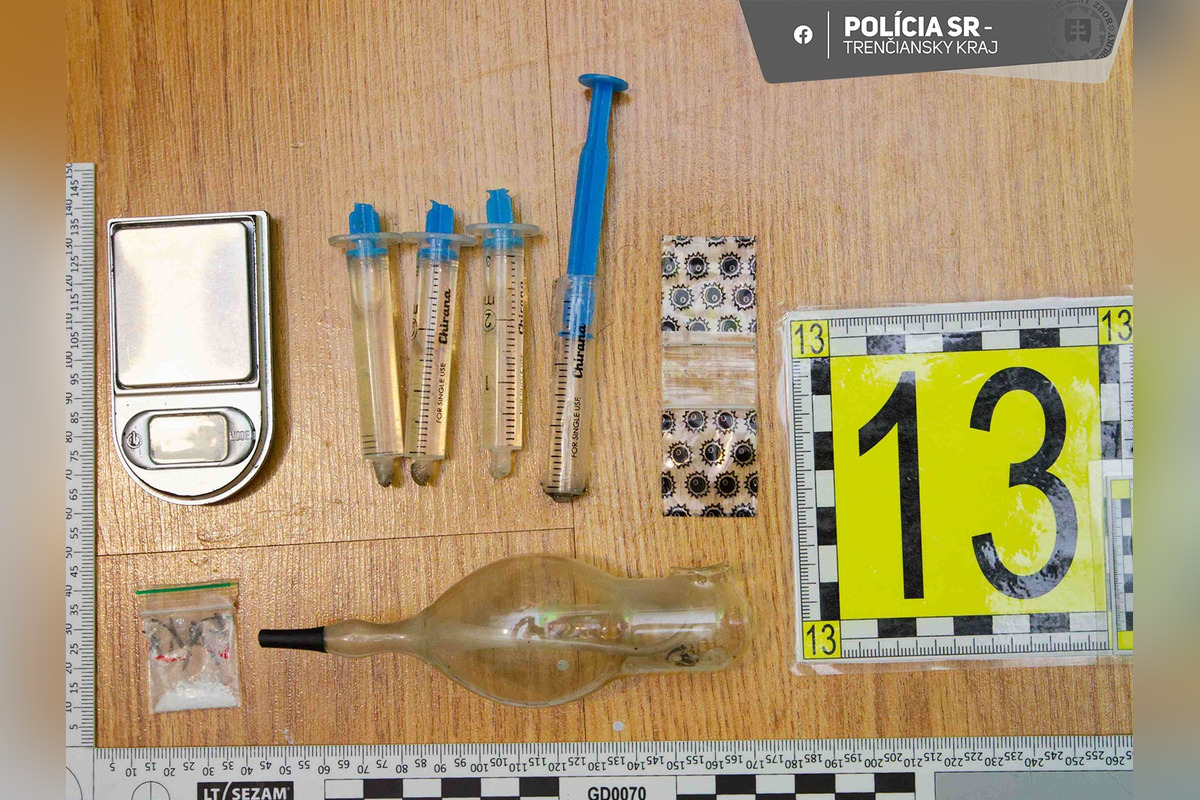 FOTO: Kriminálna polícia zastavila drogový biznis v Dubnici nad Váhom, foto 6