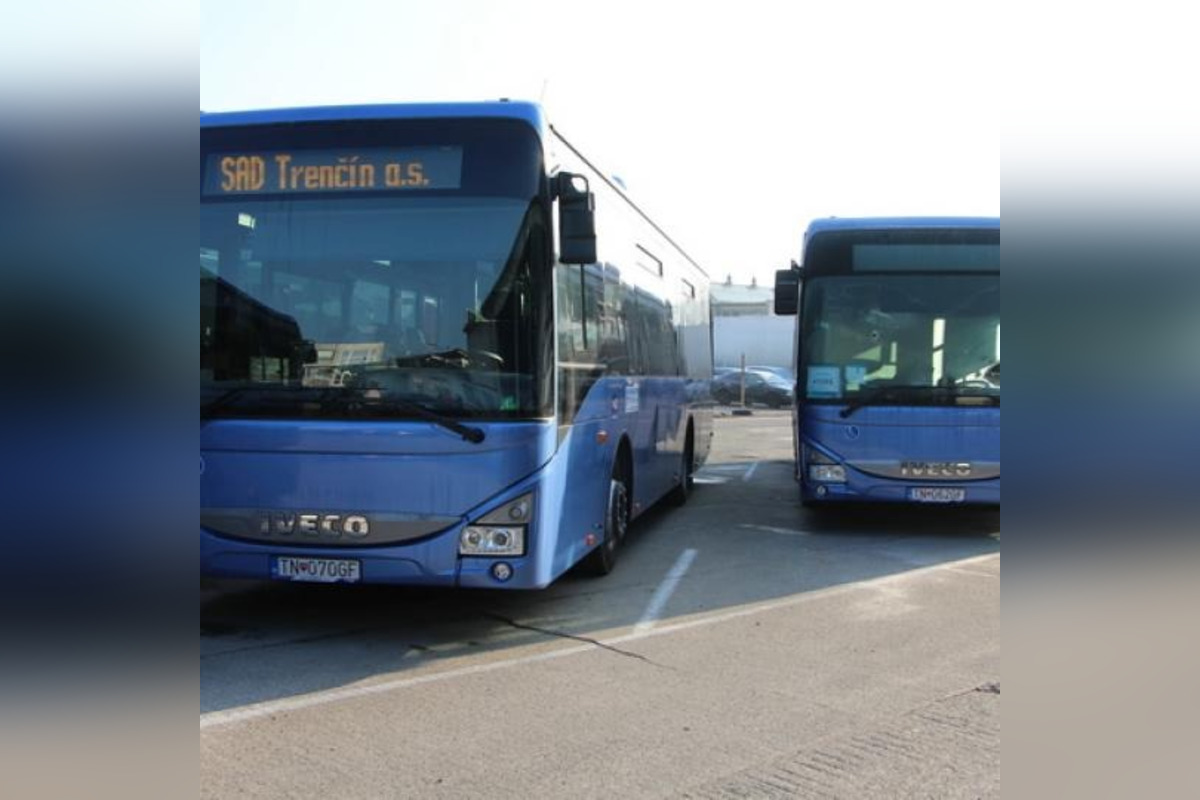 FOTO: Trenčiansky samosprávny kraj zrušil už druhú súťaž o verejného autobusového dopravcu , foto 5