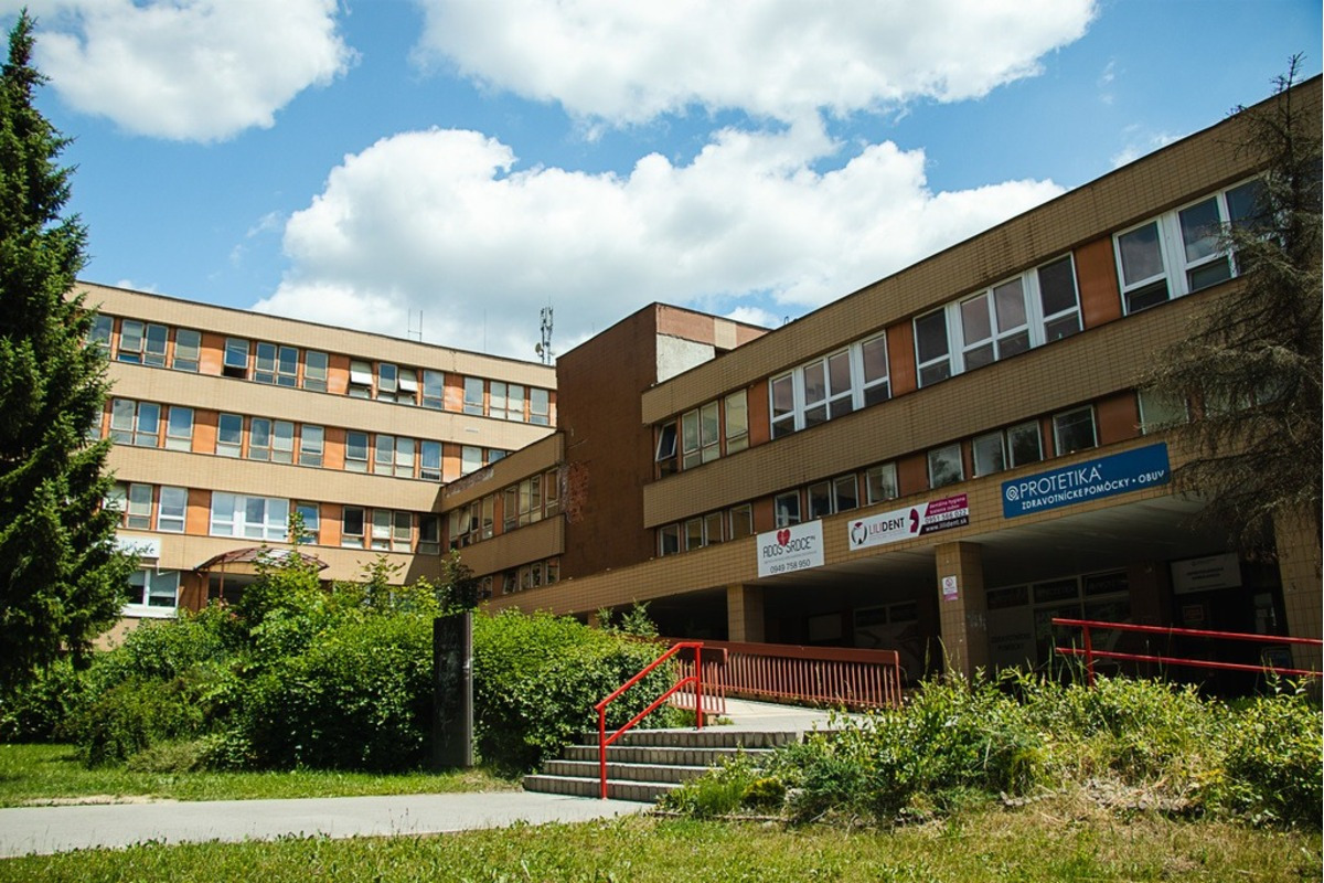 FOTO: Krajské nemocnice zostávajú, po zamietnutí návrhu poslancami, v správe TSK , foto 3