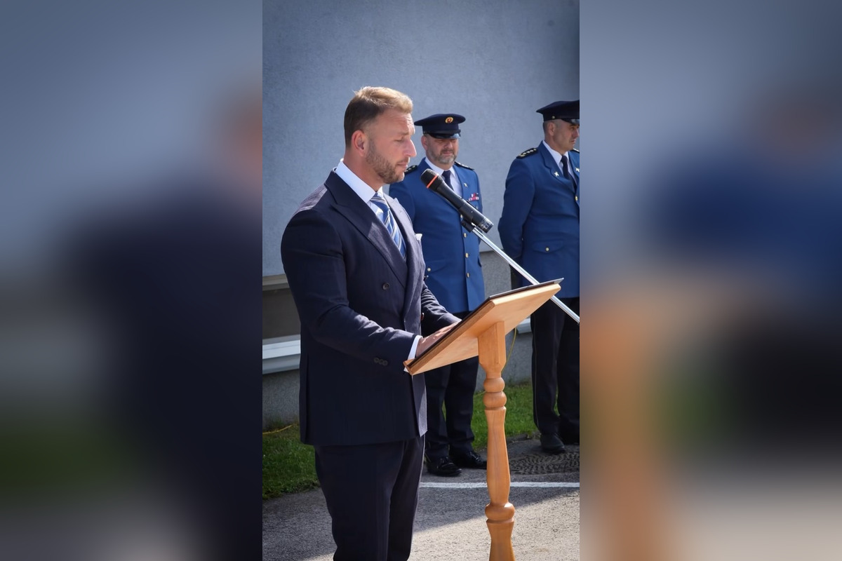 FOTO: Zosnulých hasičov si po roku od tragédie pripomenuli vystavením tabule v Novom Meste nad Váhom , foto 6