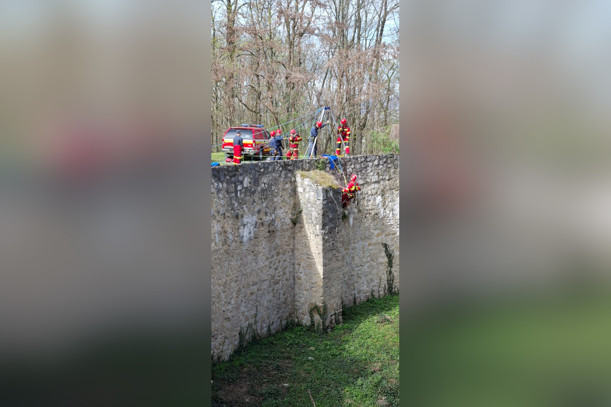 FOTO: Zásahy trenčianskych hasičov za mesiac apríl, foto 6