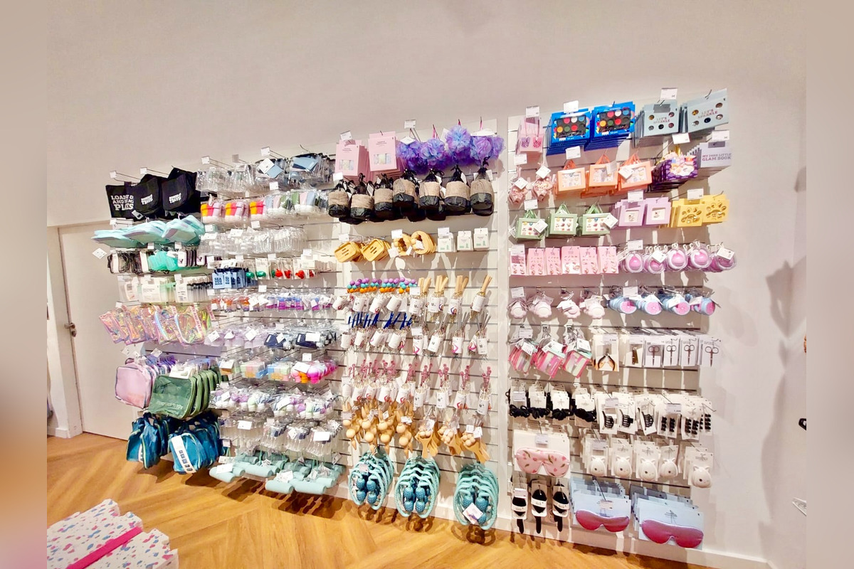 FOTO: Trenčania môžu navštíviť prvú predajňu FB Flying Tiger Copenhagen v OC Laugaricio , foto 2