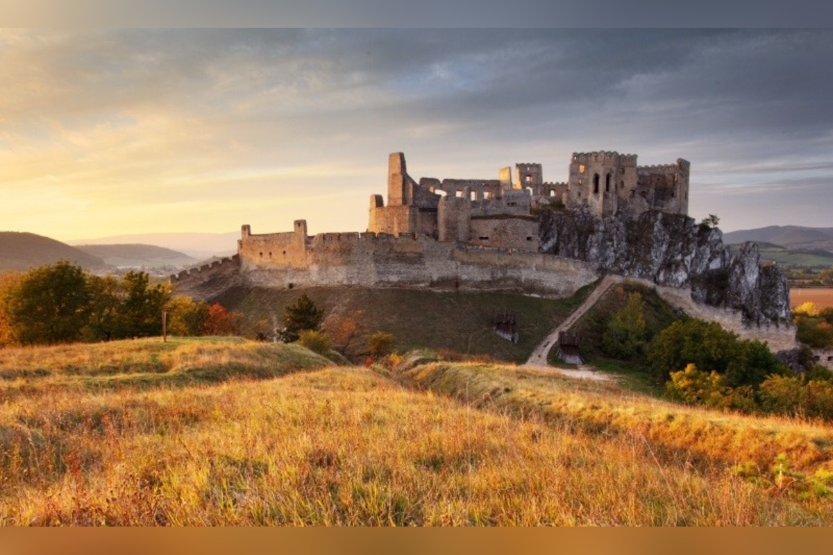 FOTO: Vyhliadkový vláčik spája Nové Mesto nad Váhom s Beckovom. Vydajte sa na výlet bez auta, foto 1