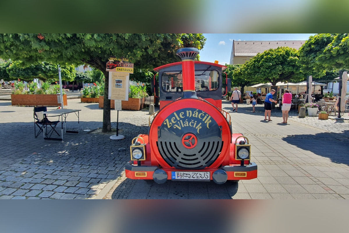 FOTO: Vyhliadkový vláčik spája Nové Mesto nad Váhom s Beckovom. Vydajte sa na výlet bez auta, foto 5