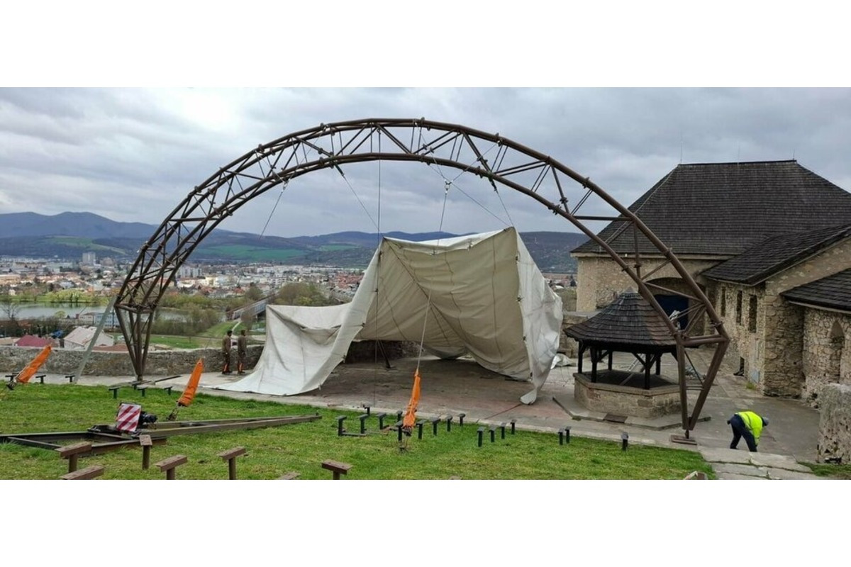 FOTO: Rekonštrukcia Trenčianskeho hradu pokračuje v plnom prúde, foto 10