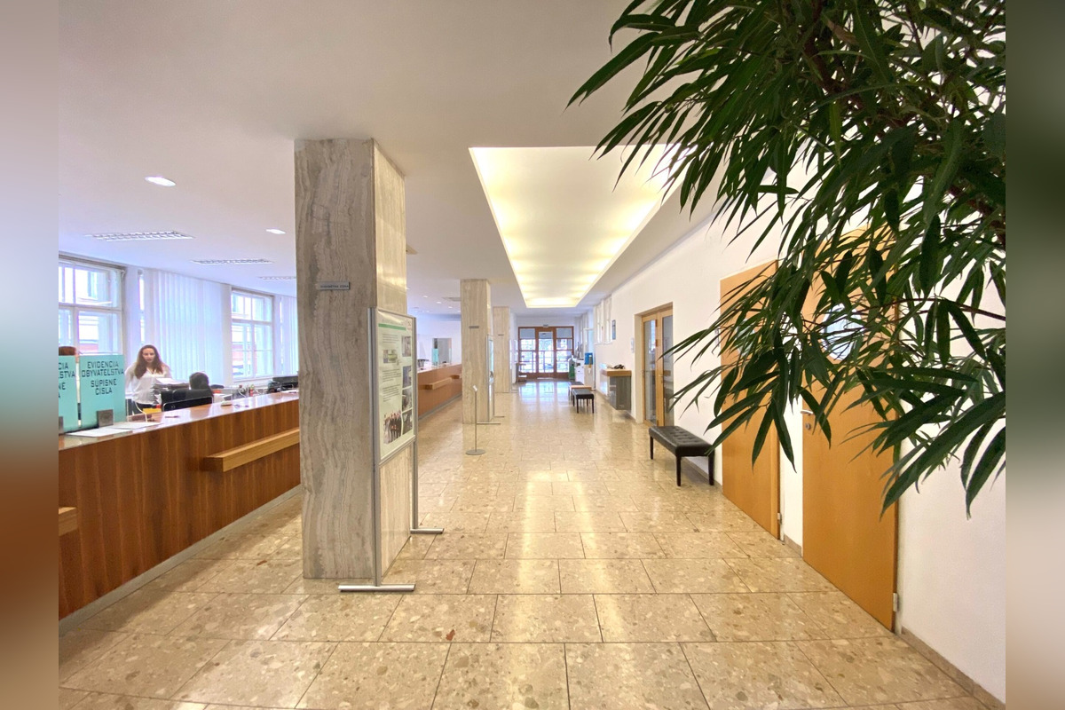 FOTO: V Trenčíne uľahčuje vybavovanie záležitostí na úrade elektronická tabula , foto 3