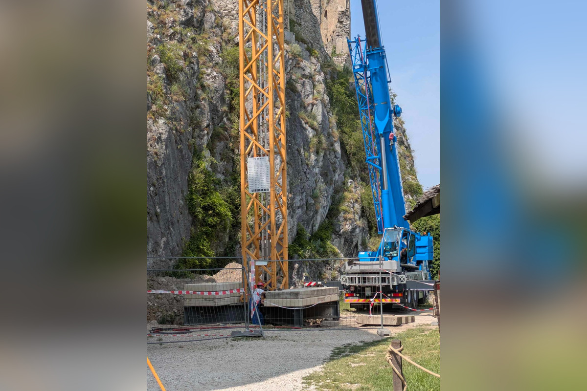 FOTO: Žeriav na hrade Beckov, foto 2
