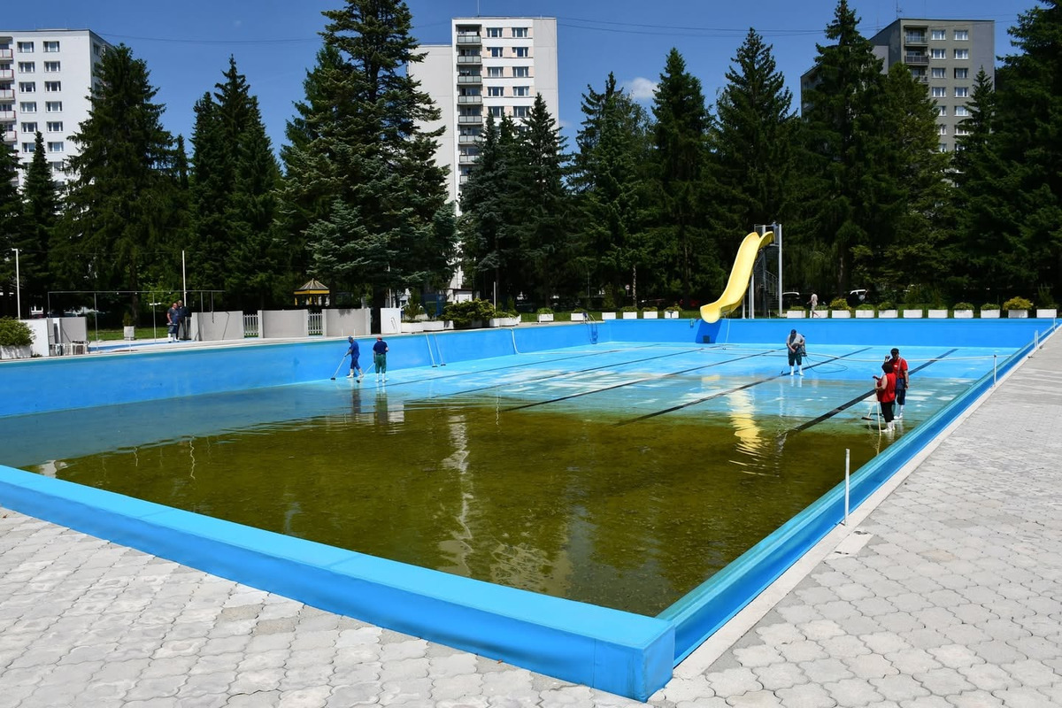 FOTO: Letná sezóna sa blíži, kúpalisko v Považskej Bystrici má otvoriť 21. júna, foto 1