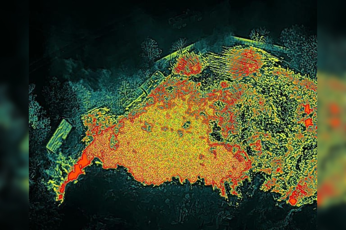 FOTO: Obrovský požiar v Potvoriciach pri Novom Meste nad Váhom. Zhorela drevoštiepka aj uskladnené drevo!, foto 5